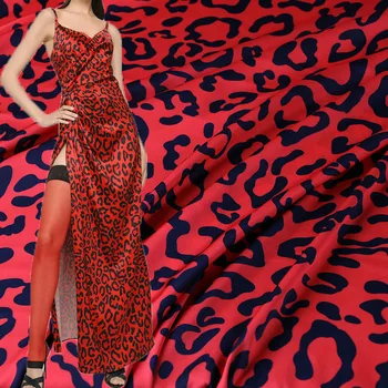 Европейската и американската червен сатен плат с принтом леопард, имитирующая коприна, за женски рокли, блузи, панталони, ръчно изработени, за шиене с ръцете си
