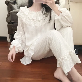 Дамски памучни пижамные комплекти в стил 