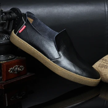 2022 Мъжки Ежедневни обувки, ръчно изработени от естествена кожа, мъжки Лоферы в Ретро стил, Луксозни и Удобни Леки Мокасини върху плоска подметка, Обувки за шофиране